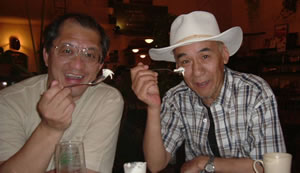 写真�A：右から小栗静雄さんと佐々木雅美さん